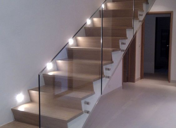 Phong thủy với kính cường lực